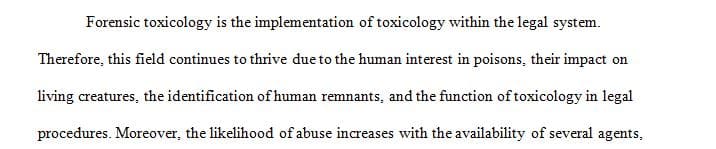 Why is it important for a forensic investigator to be familiar with the different types of poisons